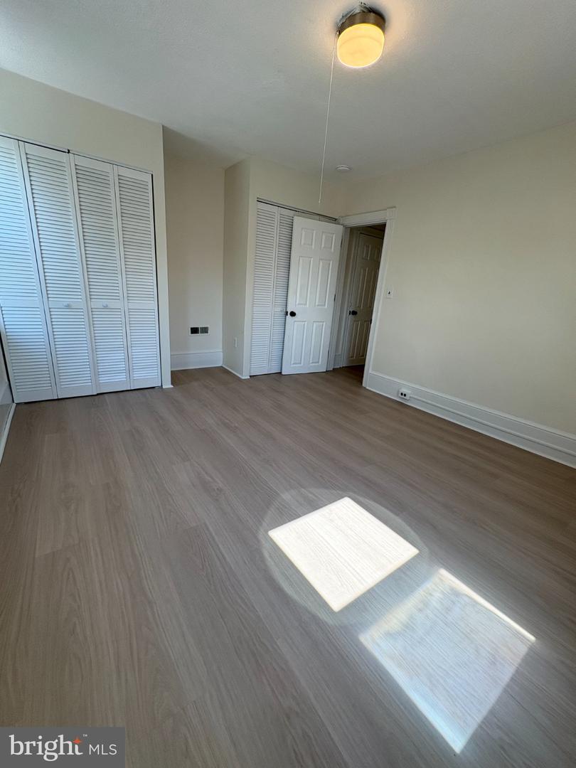 705 Powell St Property Photo 10