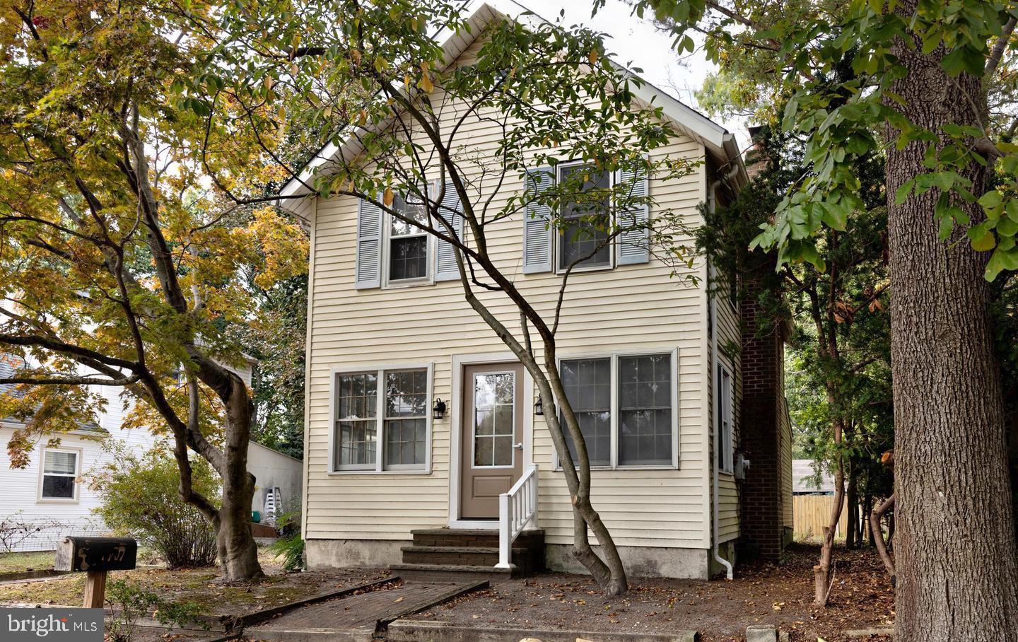 15 JEROME TER Property Photo 1