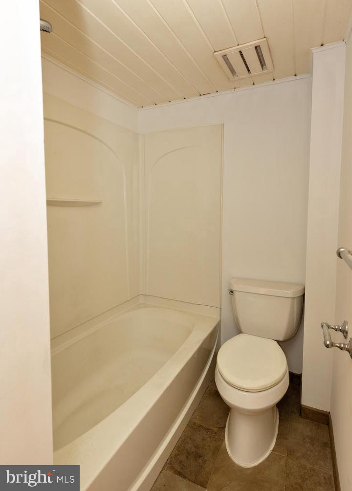 15 Jerome Ter Property Photo 27