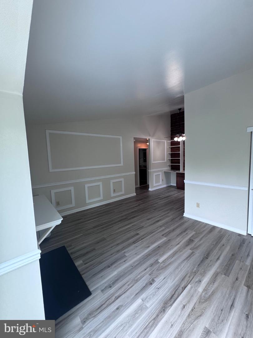 2049 Lucas Ln Property Photo 2