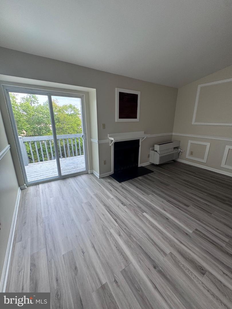 2049 Lucas Ln Property Photo 3