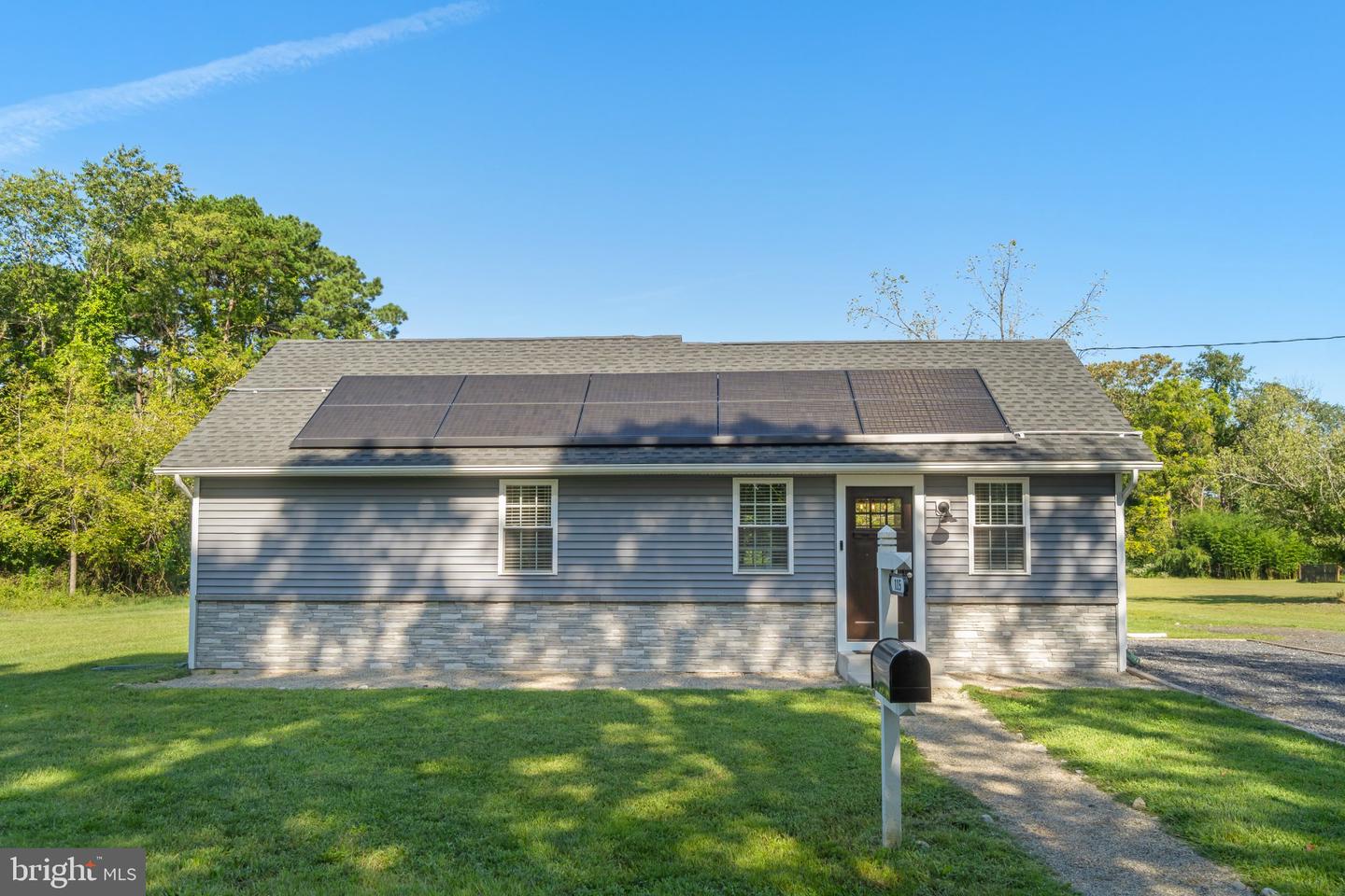 115 Bramau Ave Property Photo 1
