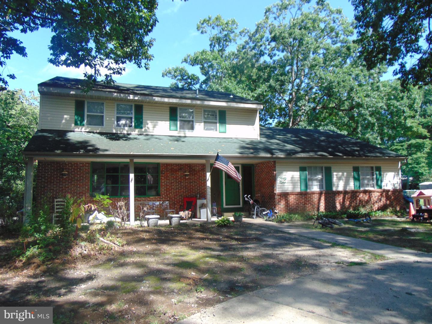 49 E Cloverdale Ave Property Photo 1
