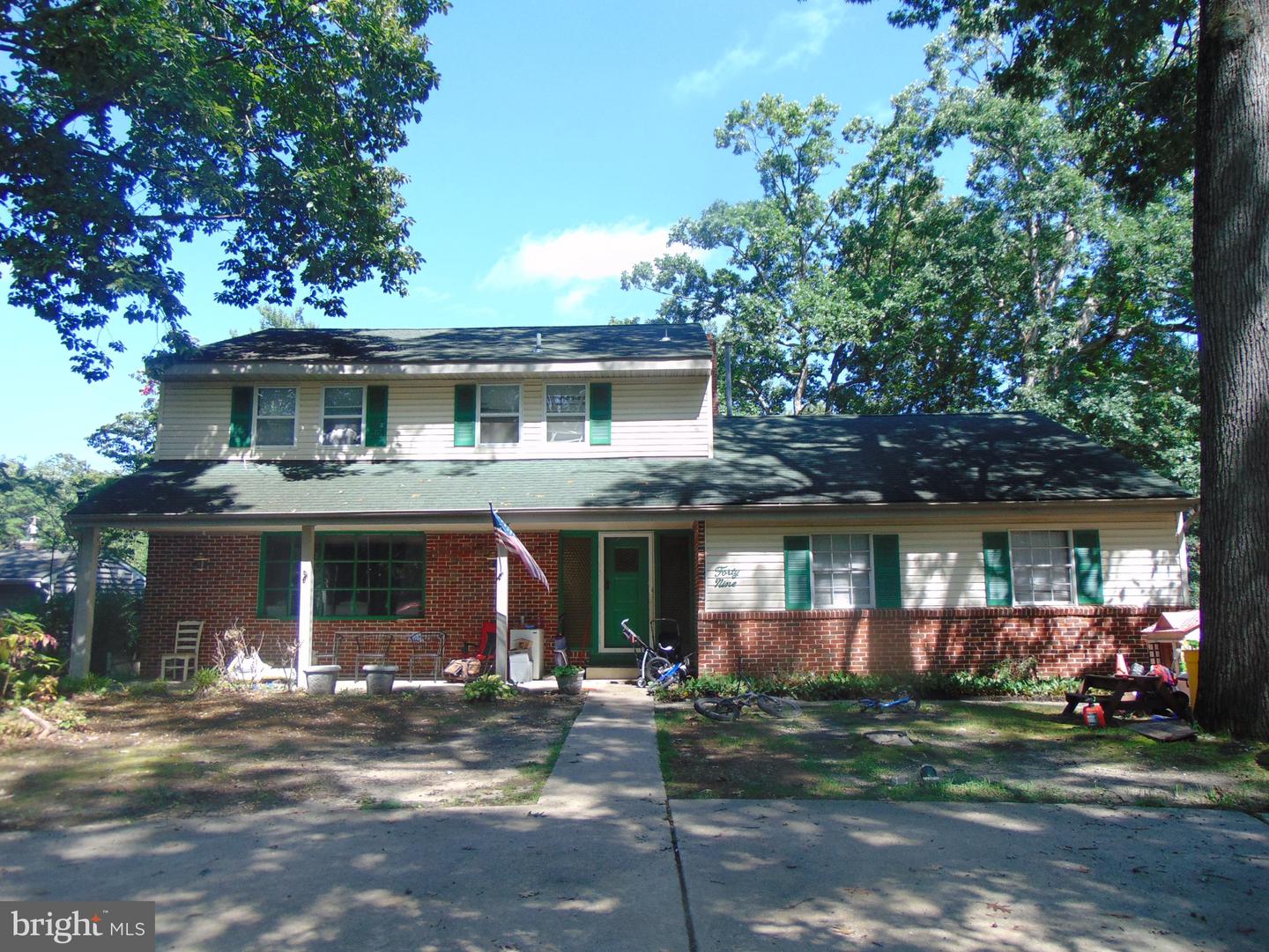 49 E Cloverdale Ave Property Photo 2