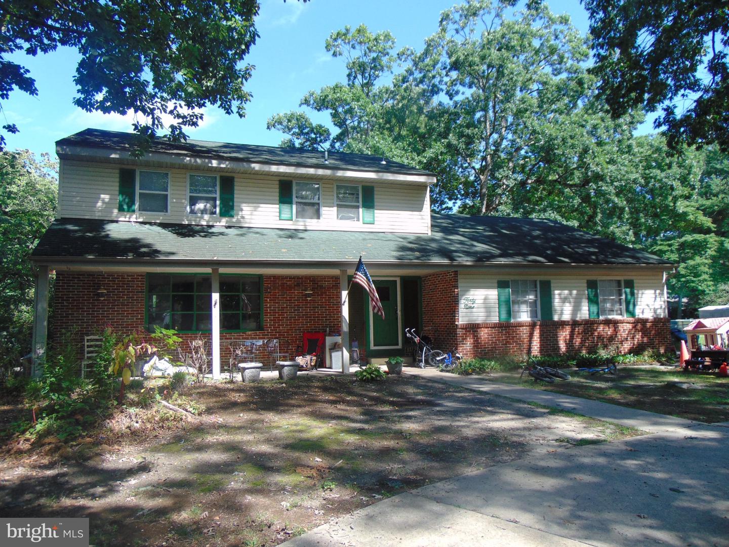 49 E Cloverdale Ave Property Photo 3