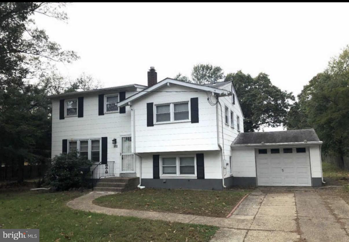 100 E Elm Ave Property Photo 1