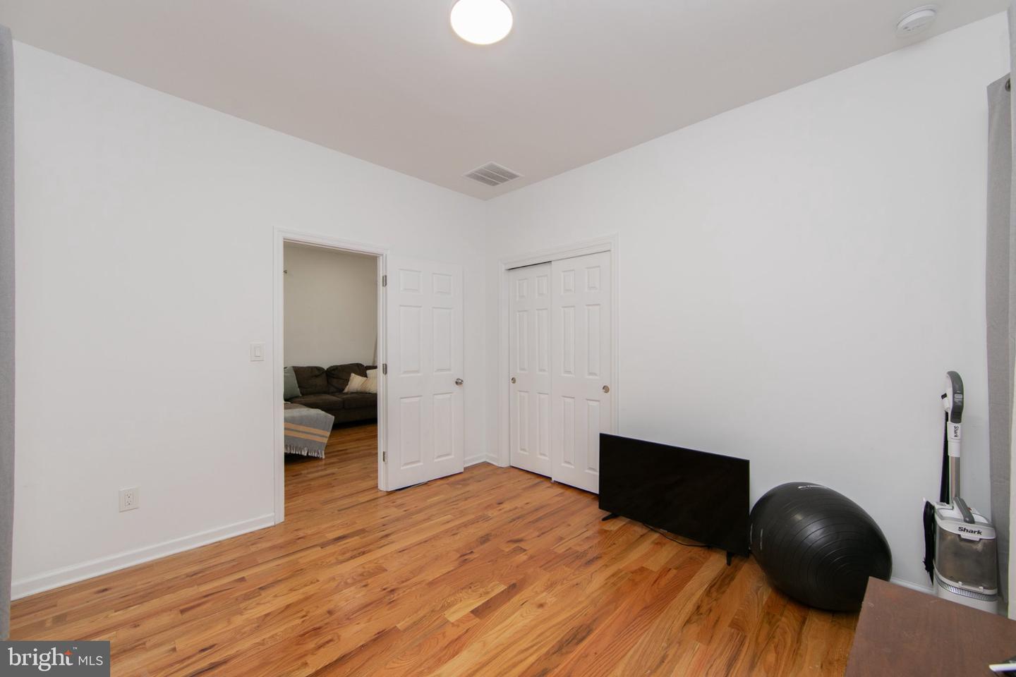 724 Willitts Ave Property Photo 25