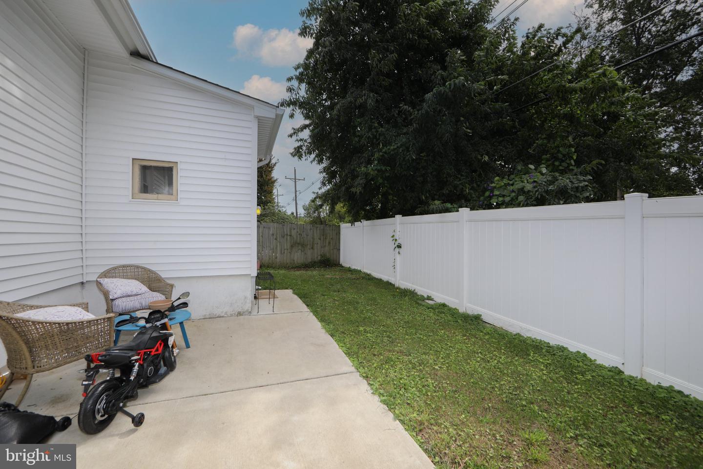 724 Willitts Ave Property Photo 35