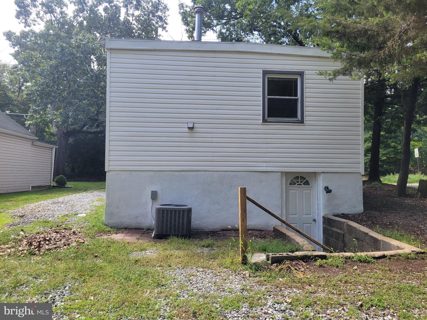 19 Hickstown Rd Property Photo 5