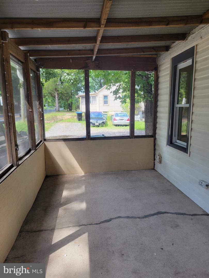19 Hickstown Rd Property Photo 7