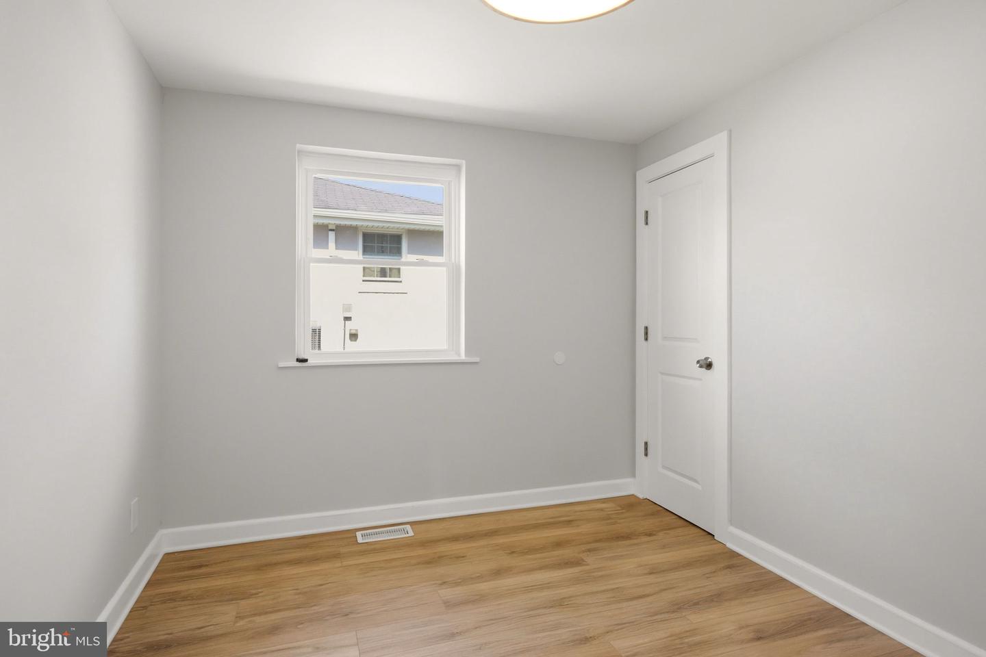100 Bowers Ave Property Photo 14