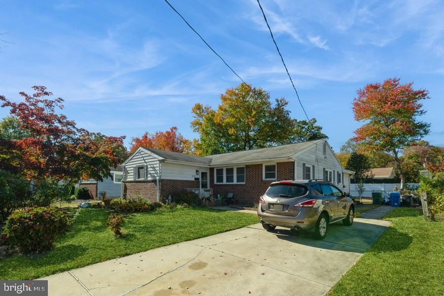 212 3RD AVE W Property Photo 1