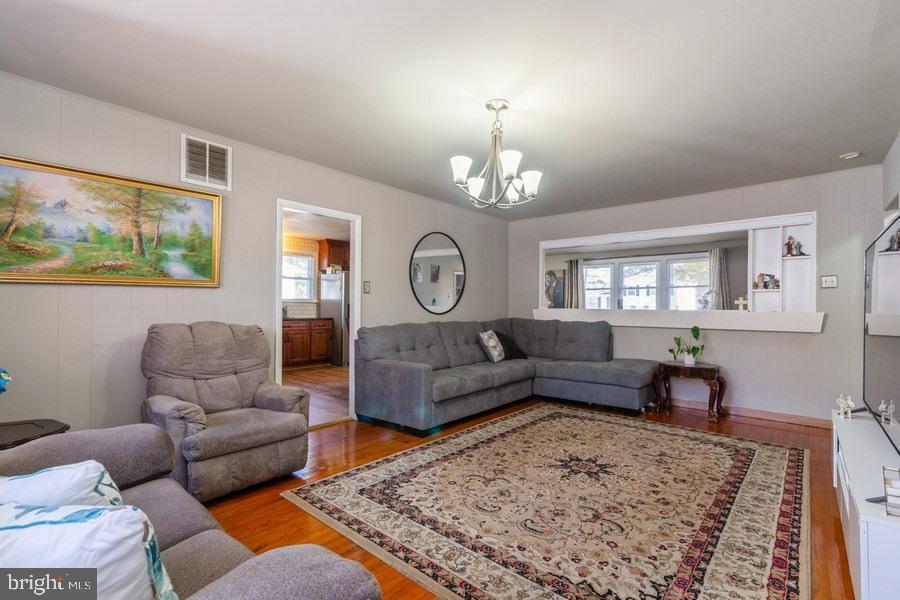 212 3rd Ave W Property Photo 6