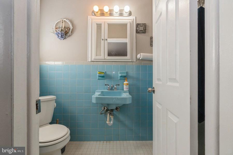 212 3rd Ave W Property Photo 17