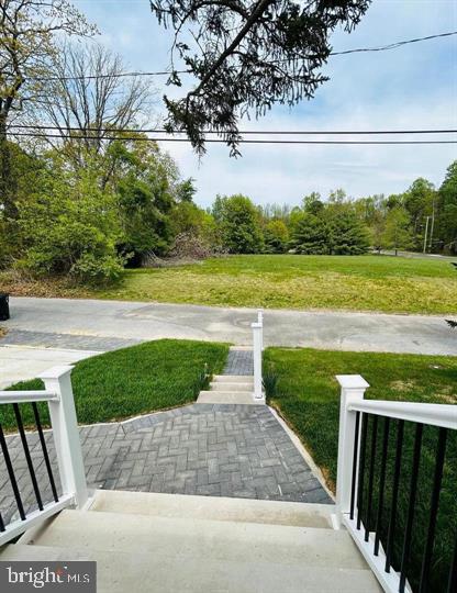 352 Roosevelt Ave Property Photo 4