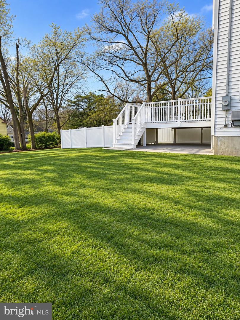 400 Lake Ave Property Photo 6