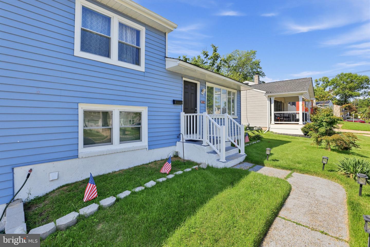 1420 CHESTNUT AVE Property Photo 1
