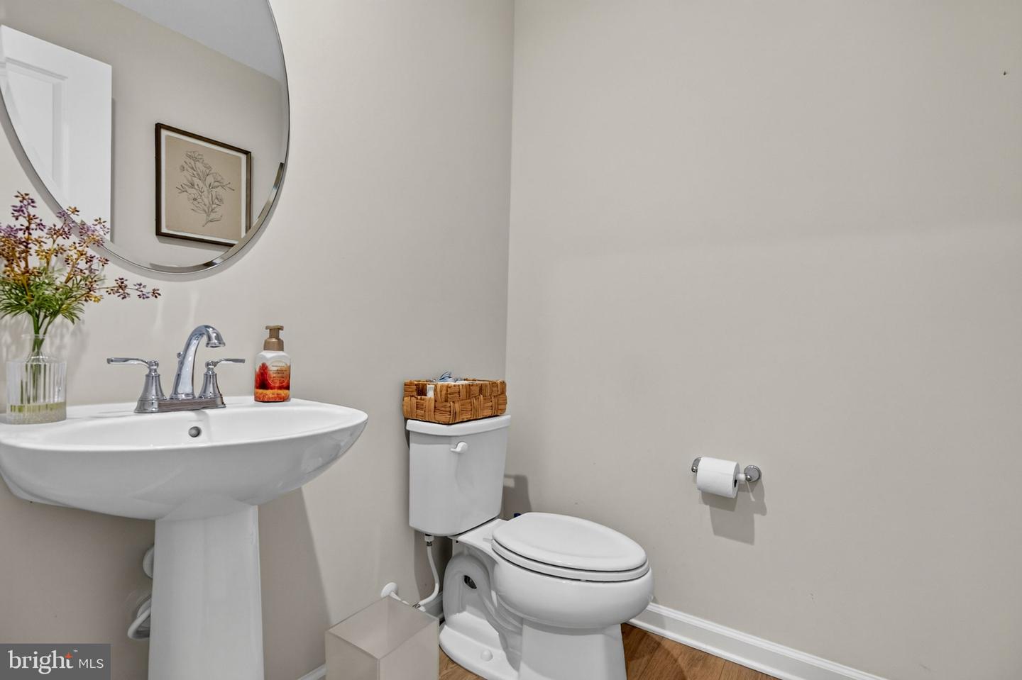25 Sidney Ln Property Photo 9