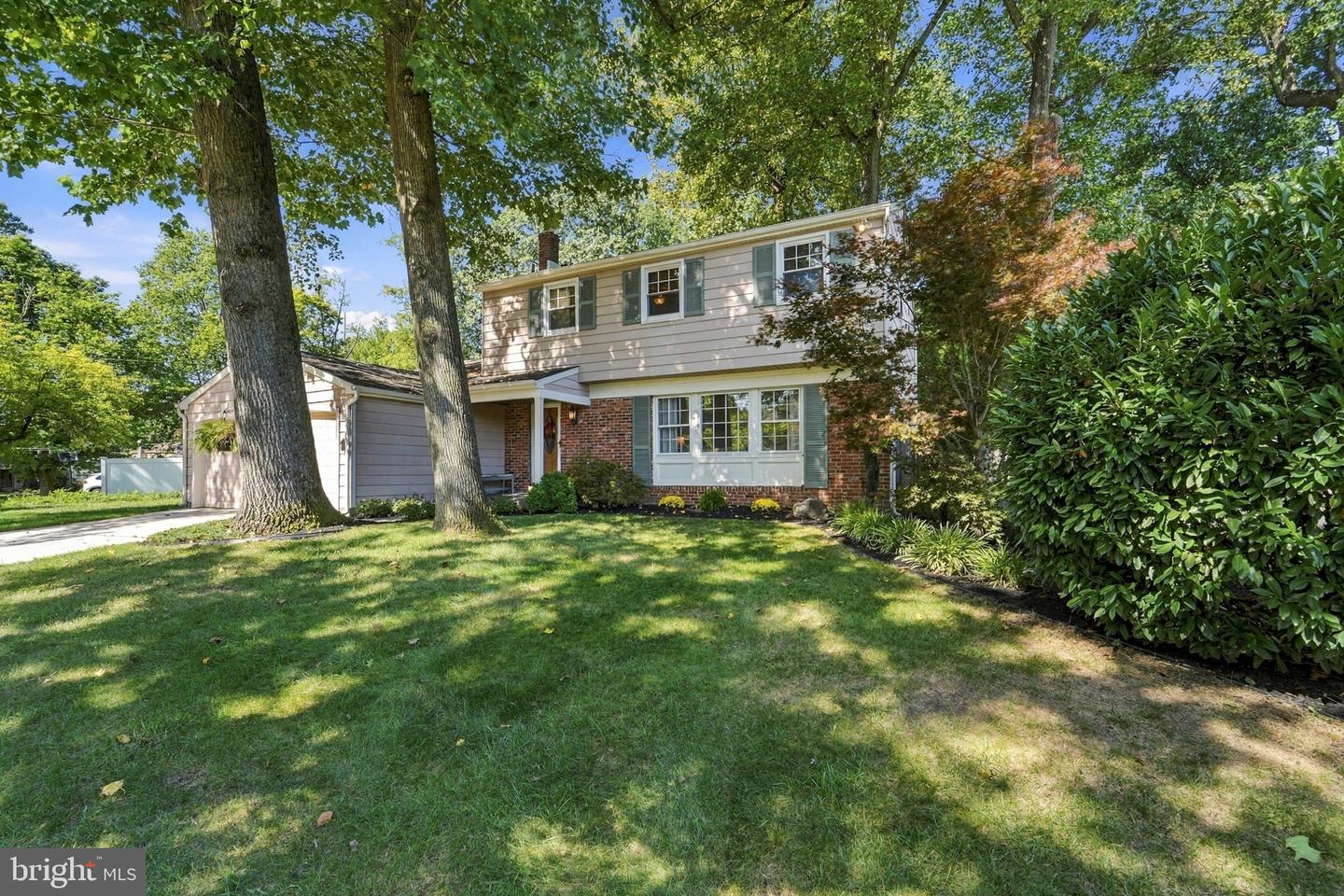 4 MELODY LN