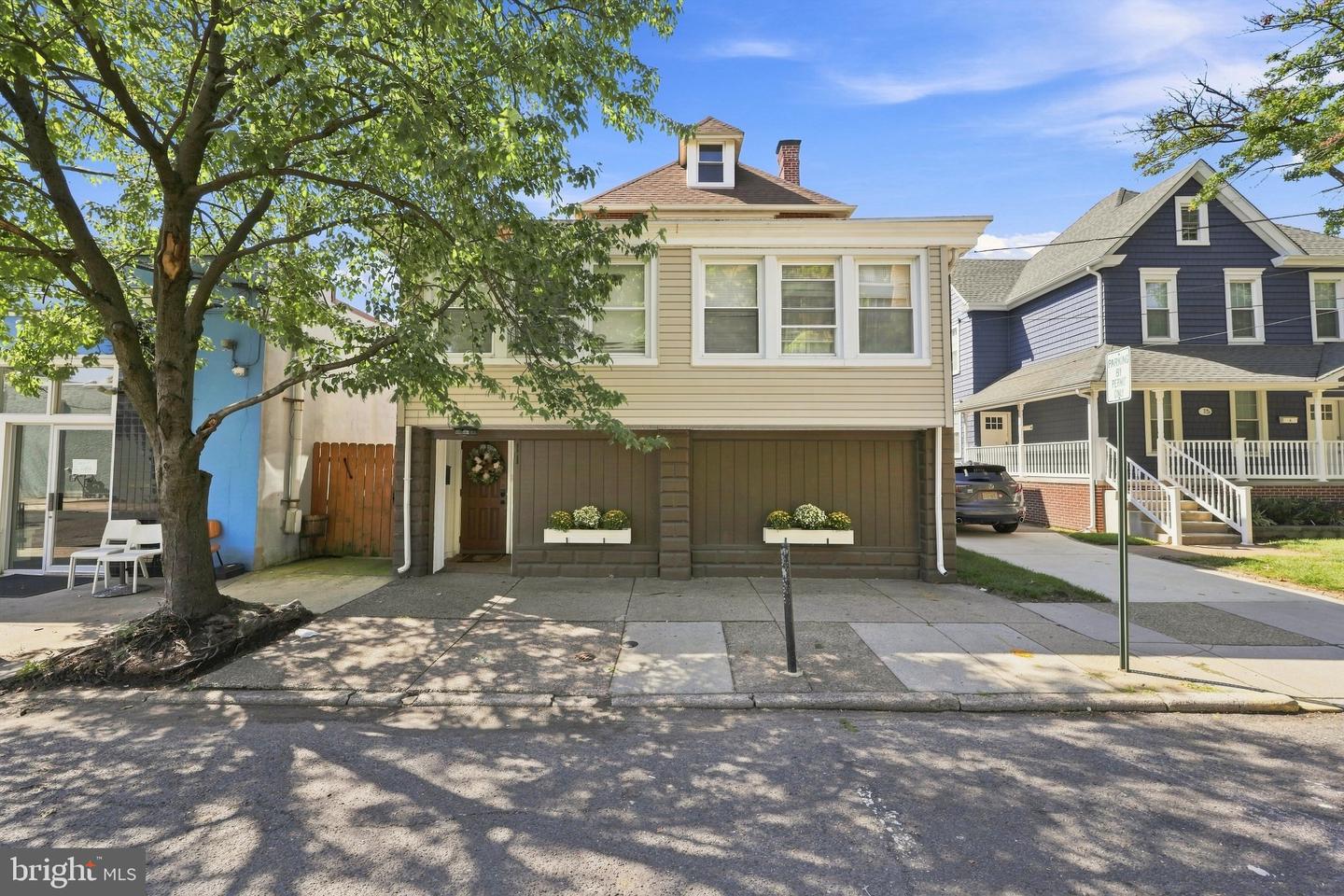 11 WASHINGTON AVE Property Photo 1