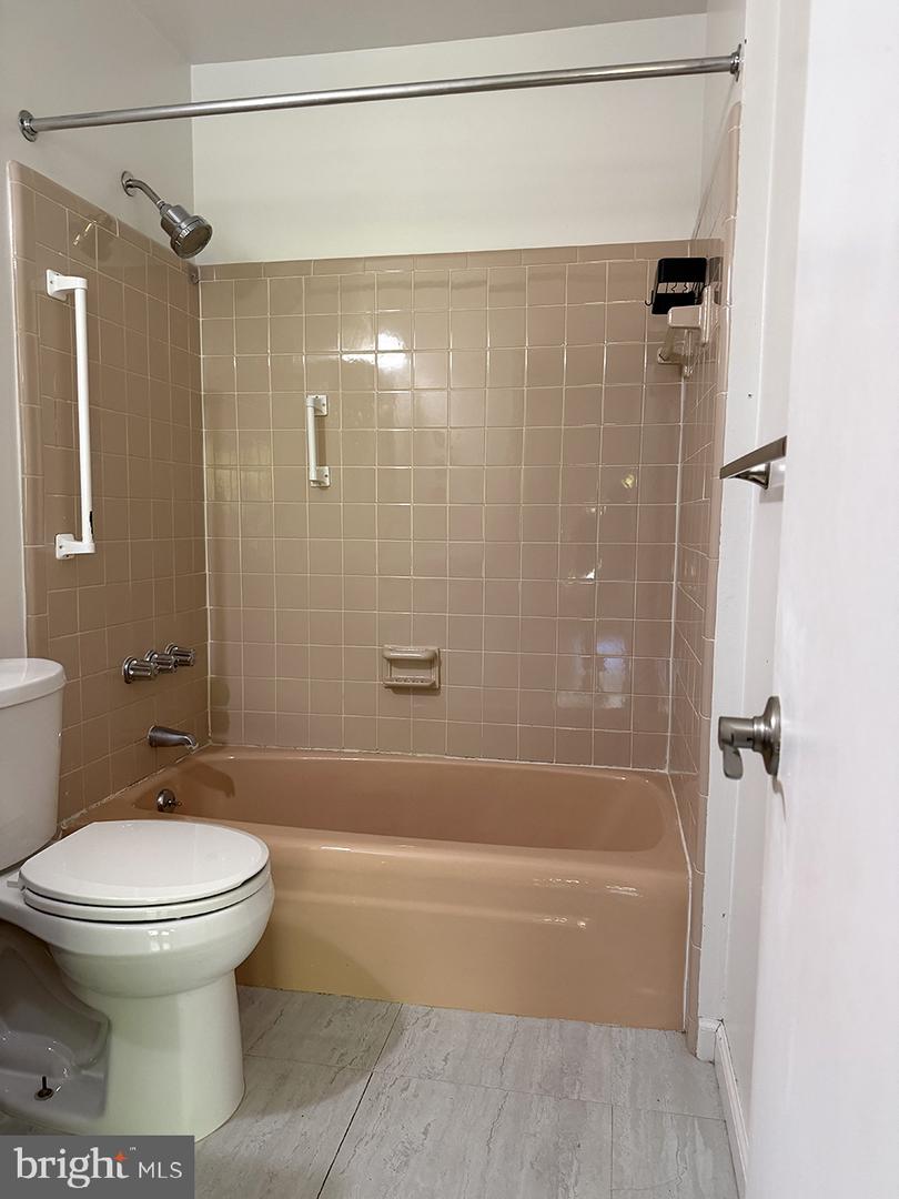 201 W Cuthbert Blvd #g61 Property Photo 9