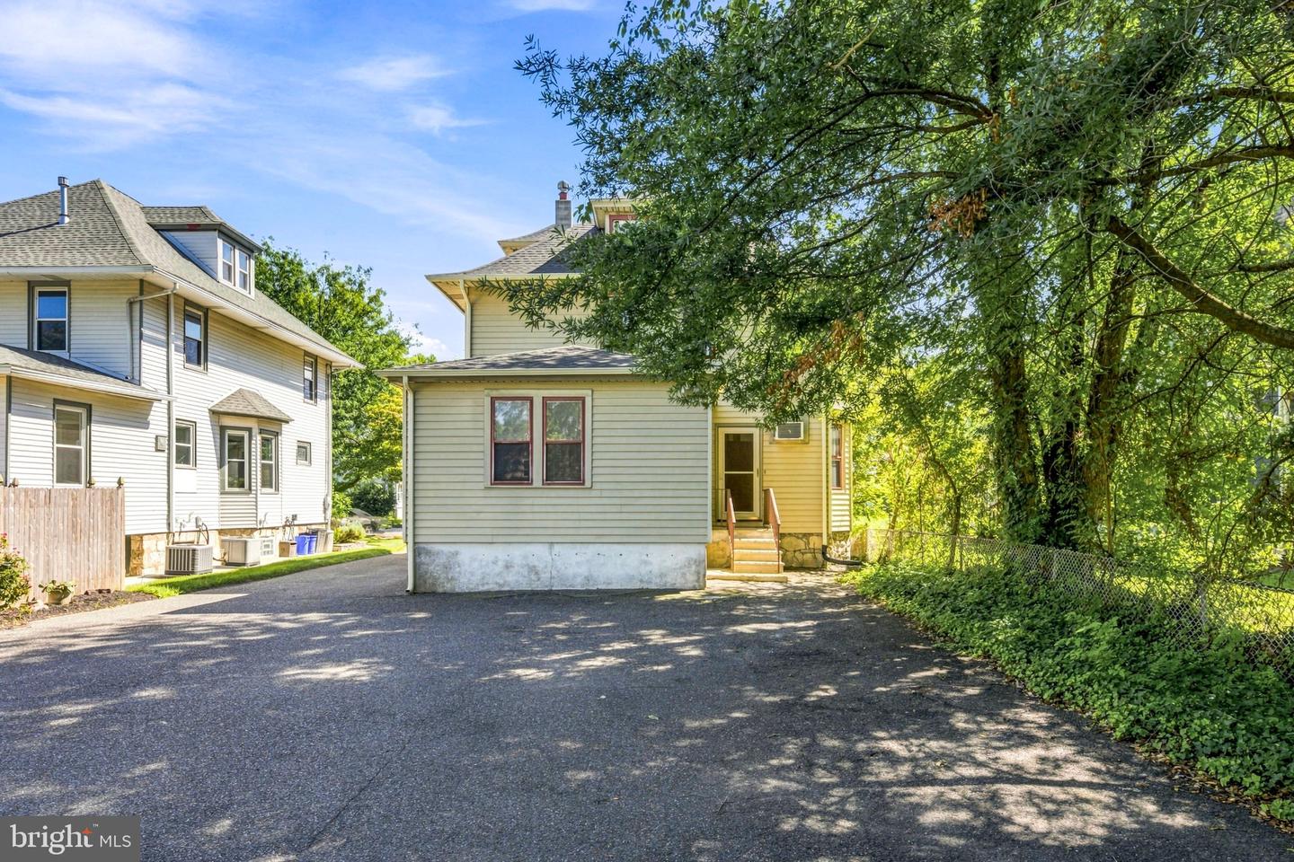 809 Collings Ave Property Photo 33