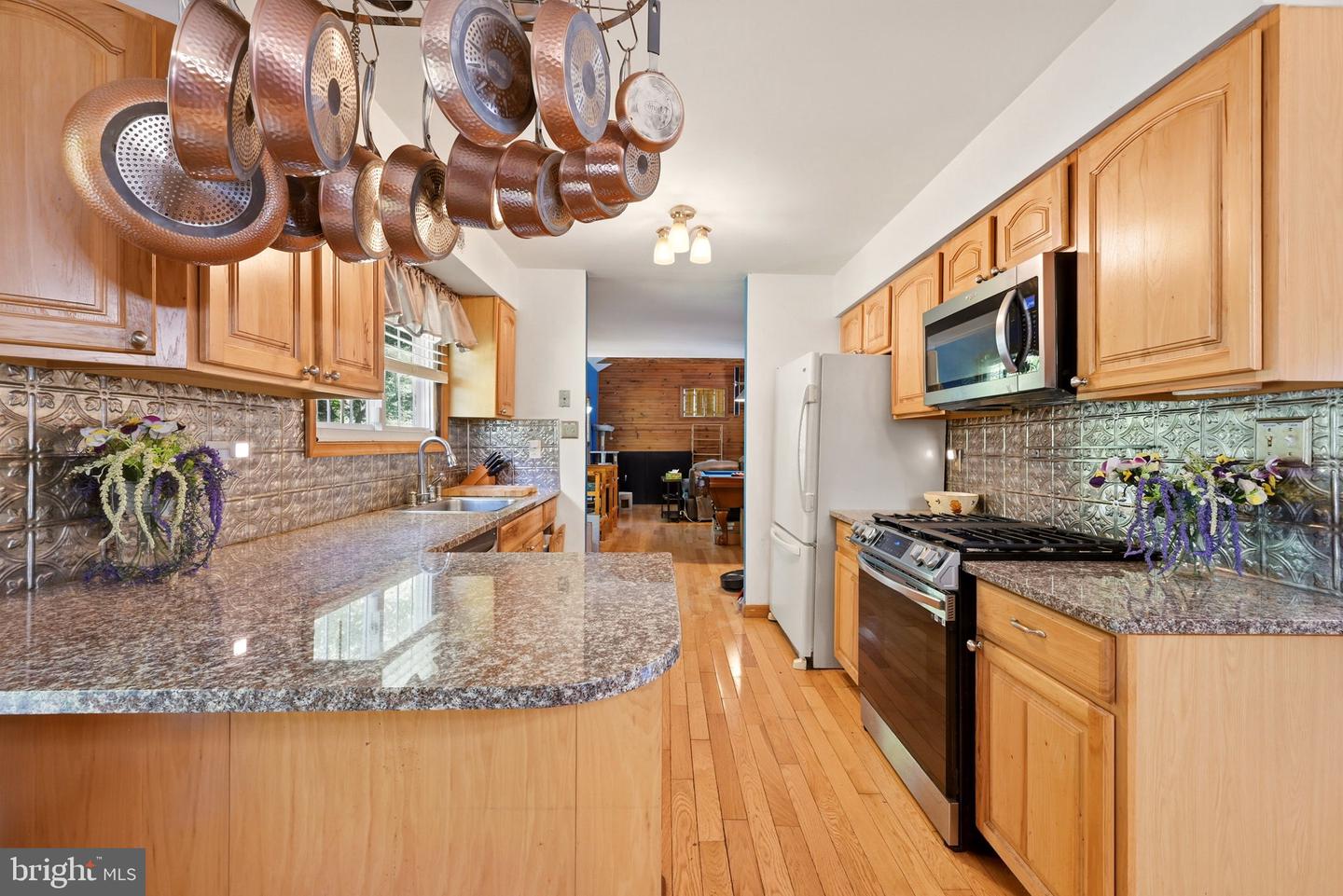 8 Naylor Ave Property Photo 12
