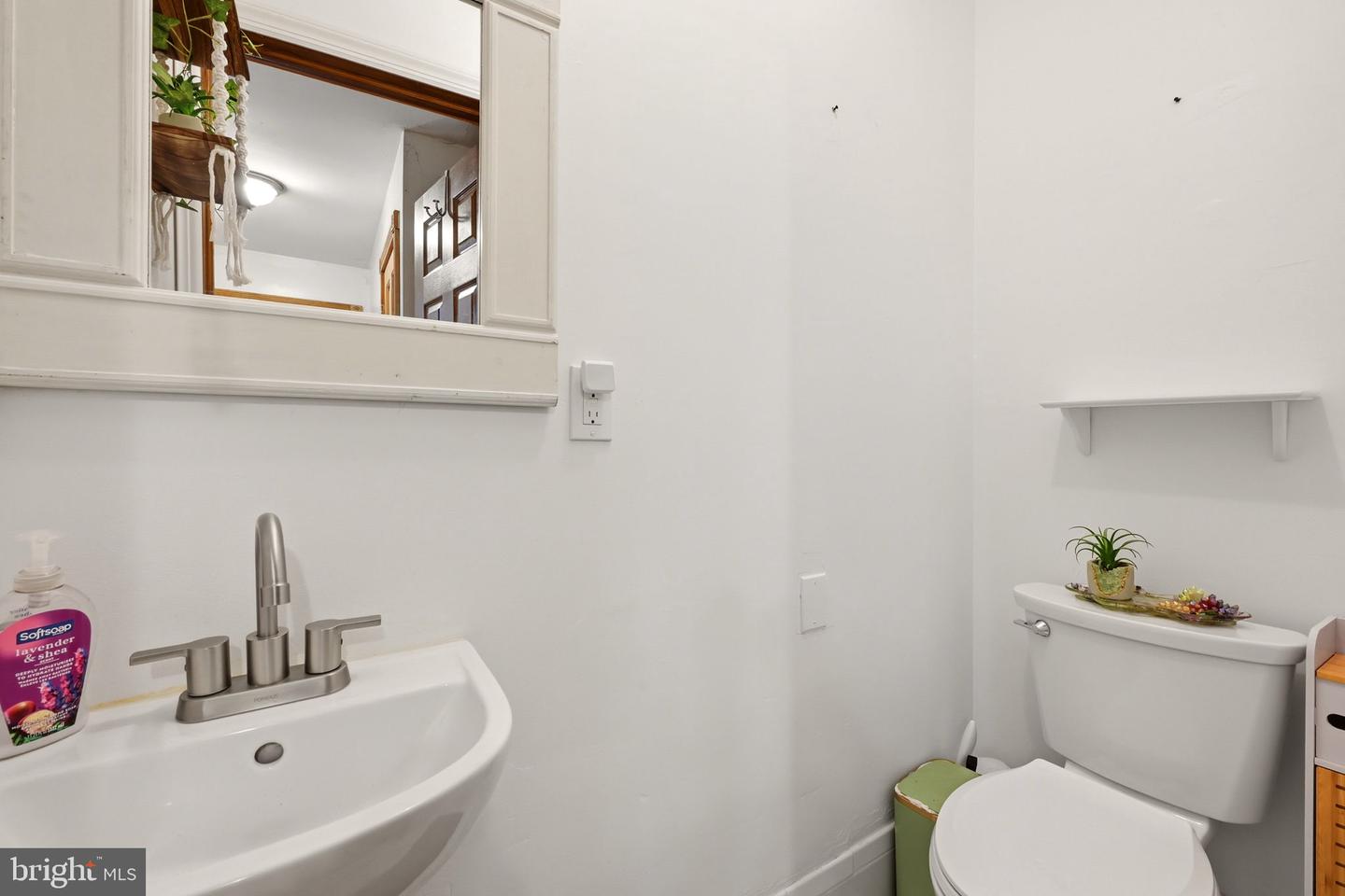 8 Naylor Ave Property Photo 16