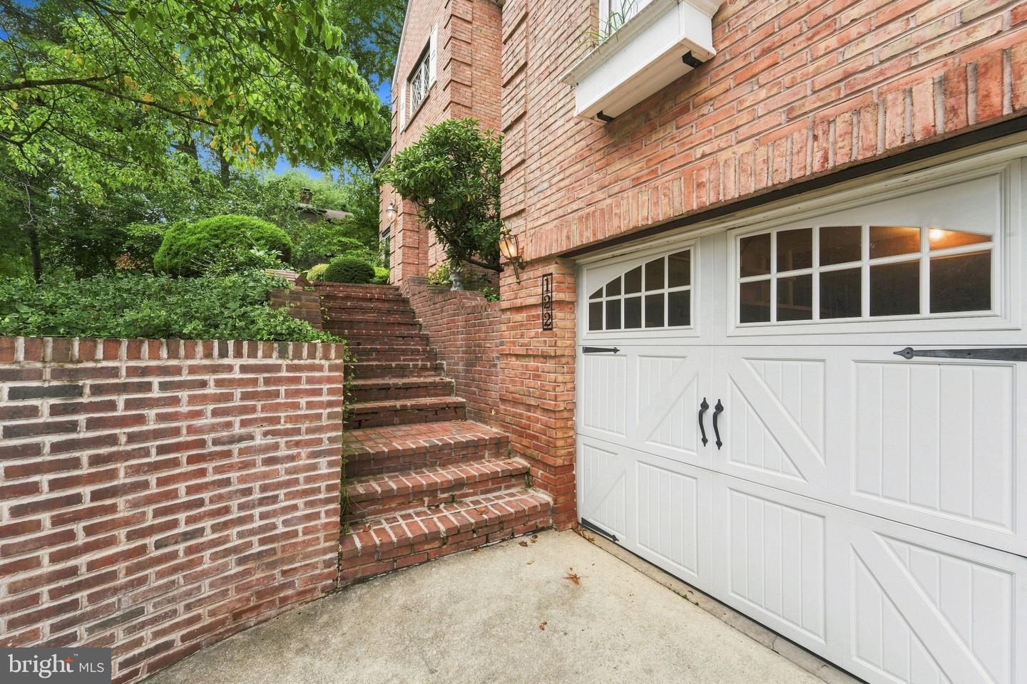 122 Saint Vincent Ct Property Photo 7