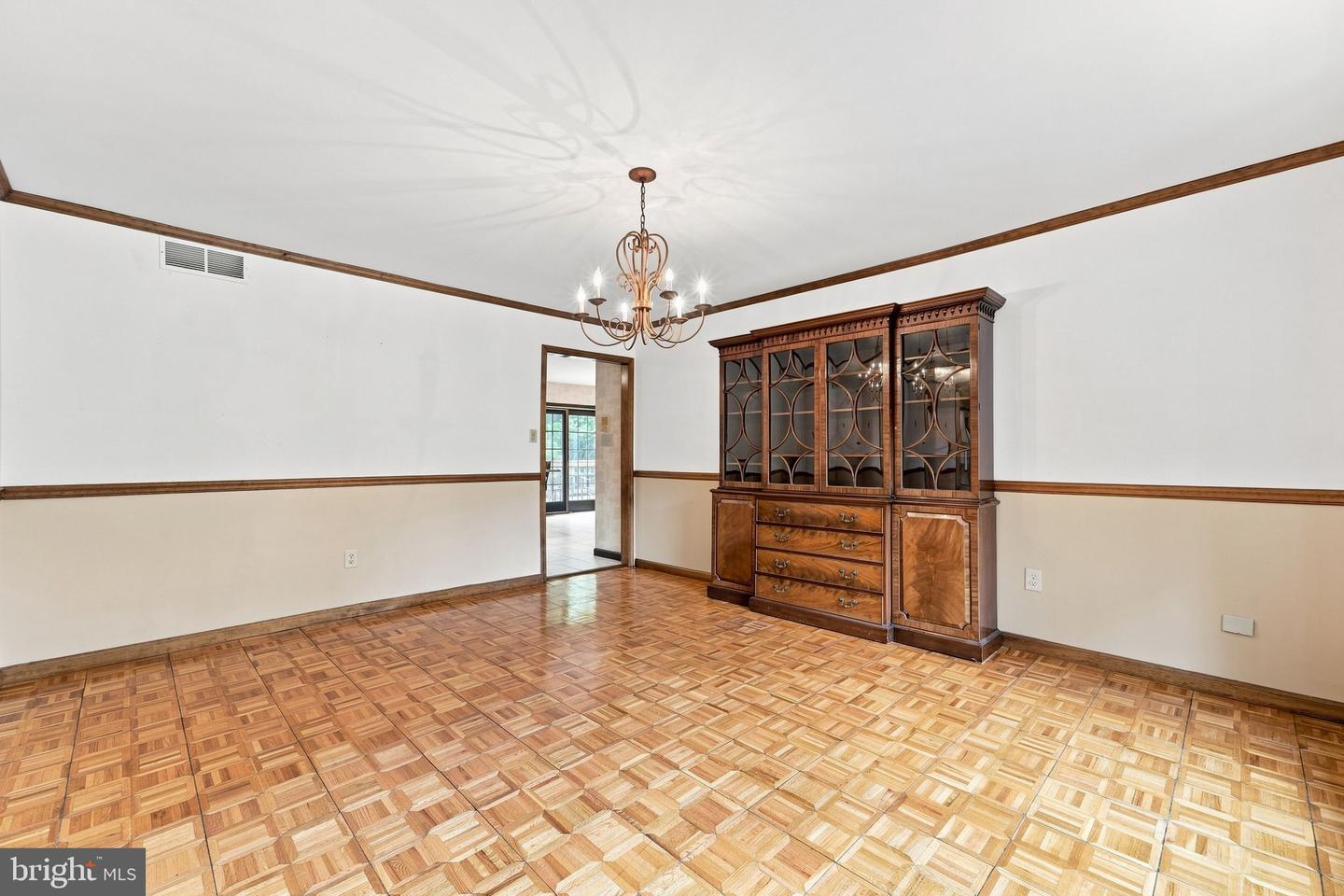 122 Saint Vincent Ct Property Photo 10