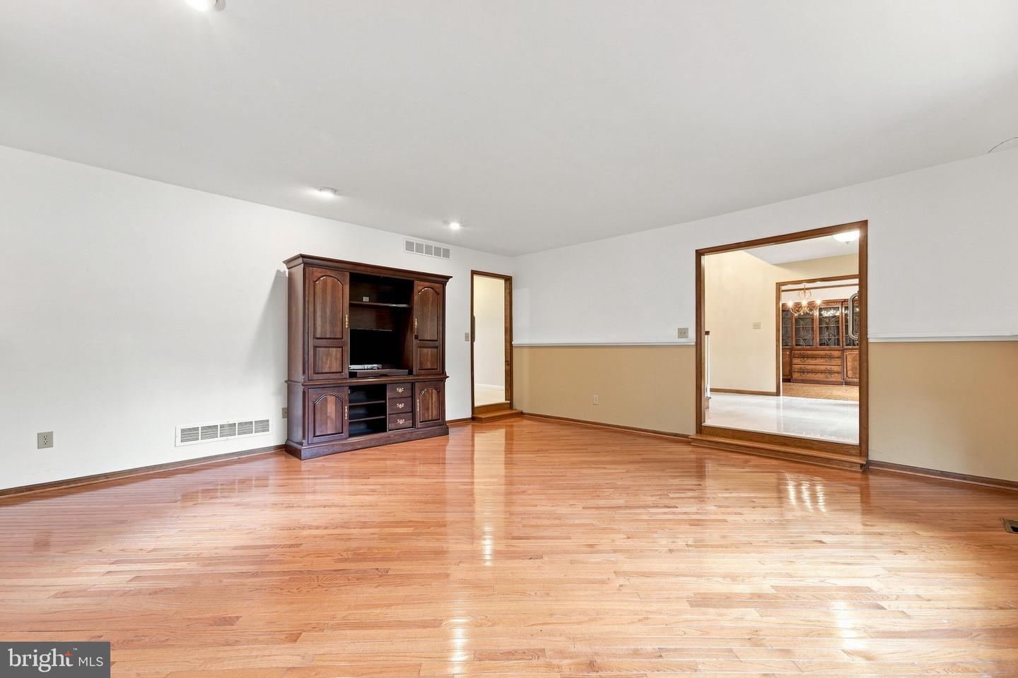 122 Saint Vincent Ct Property Photo 14