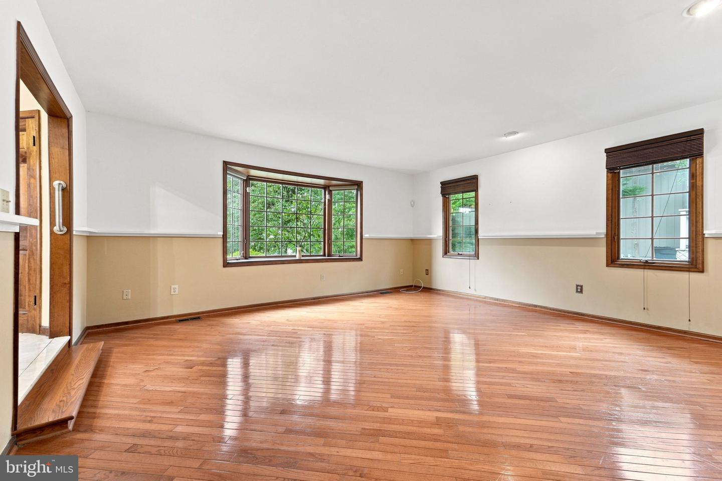 122 Saint Vincent Ct Property Photo 15