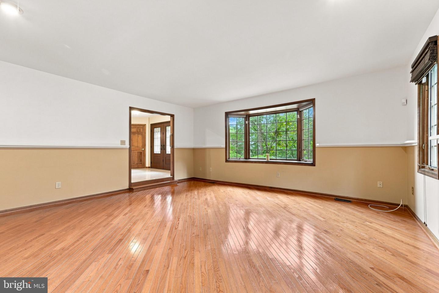 122 Saint Vincent Ct Property Photo 16