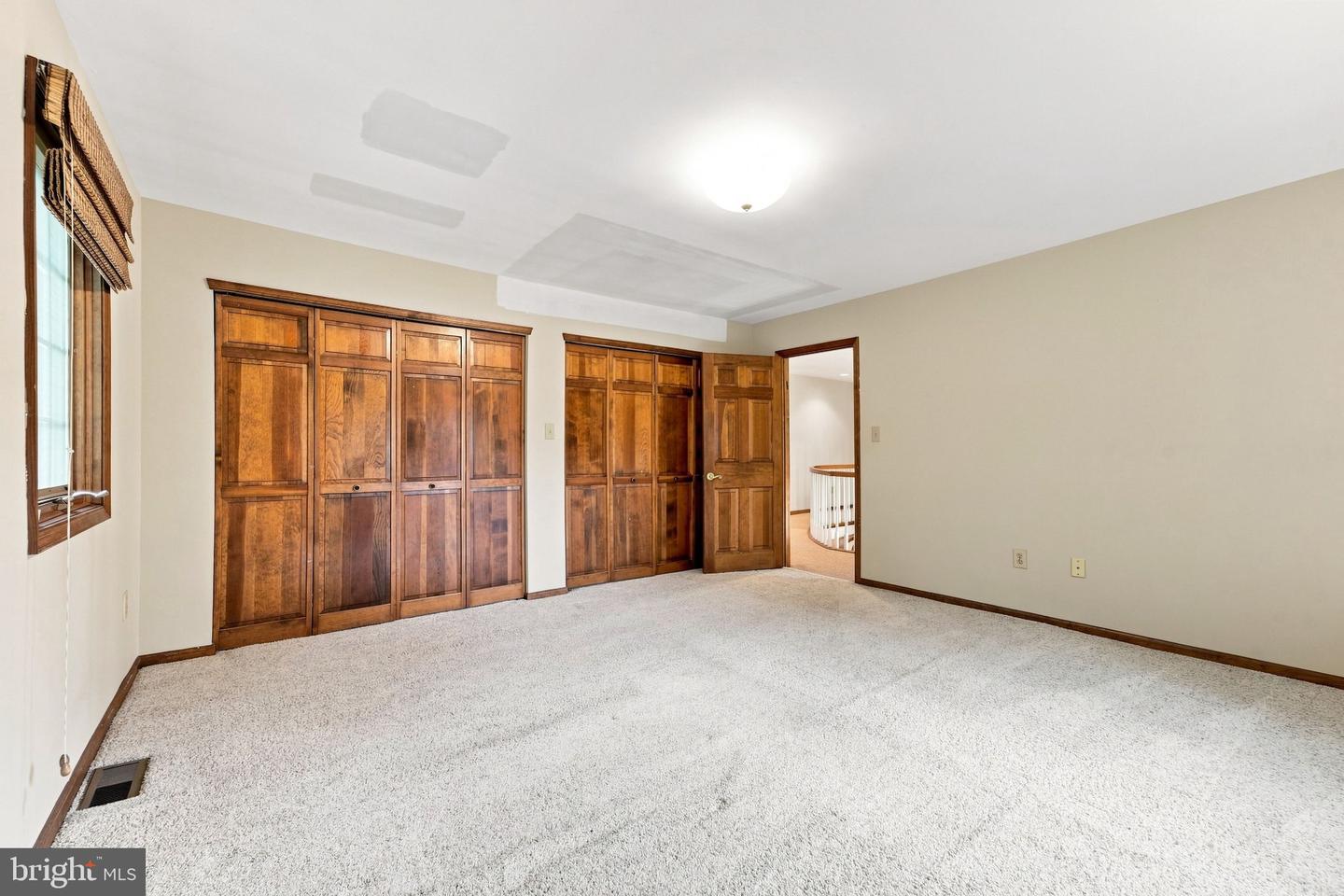 122 Saint Vincent Ct Property Photo 38