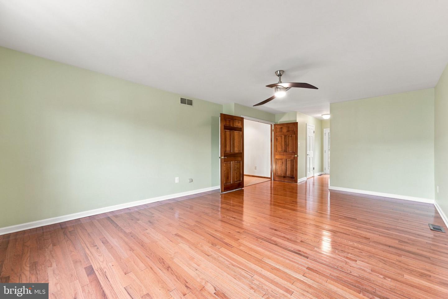 122 Saint Vincent Ct Property Photo 41