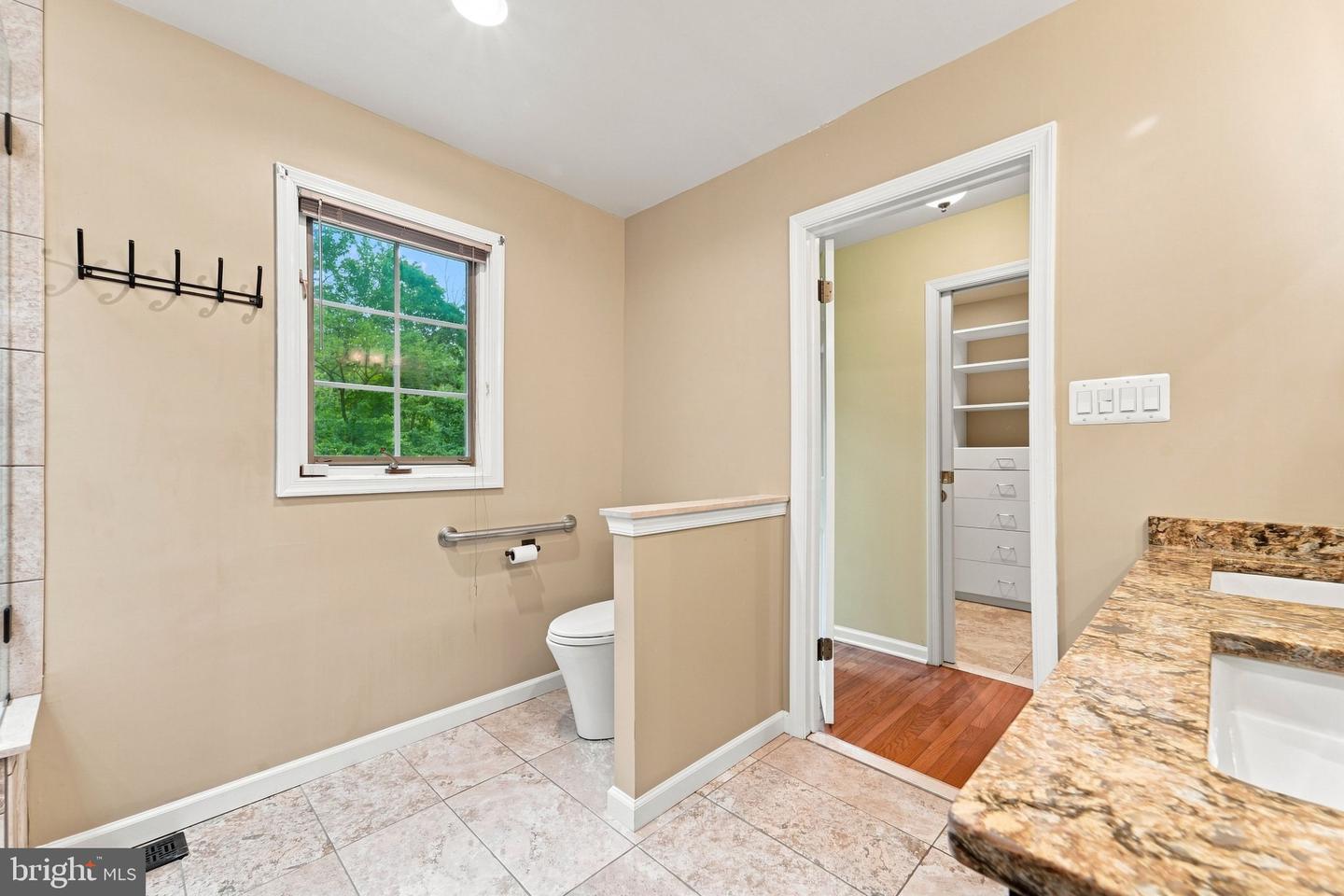 122 Saint Vincent Ct Property Photo 44