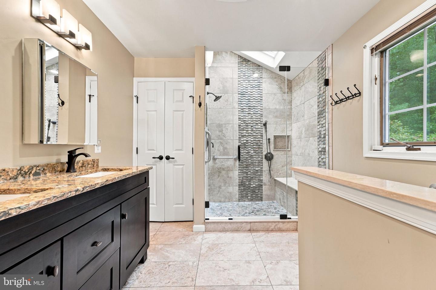 122 Saint Vincent Ct Property Photo 45
