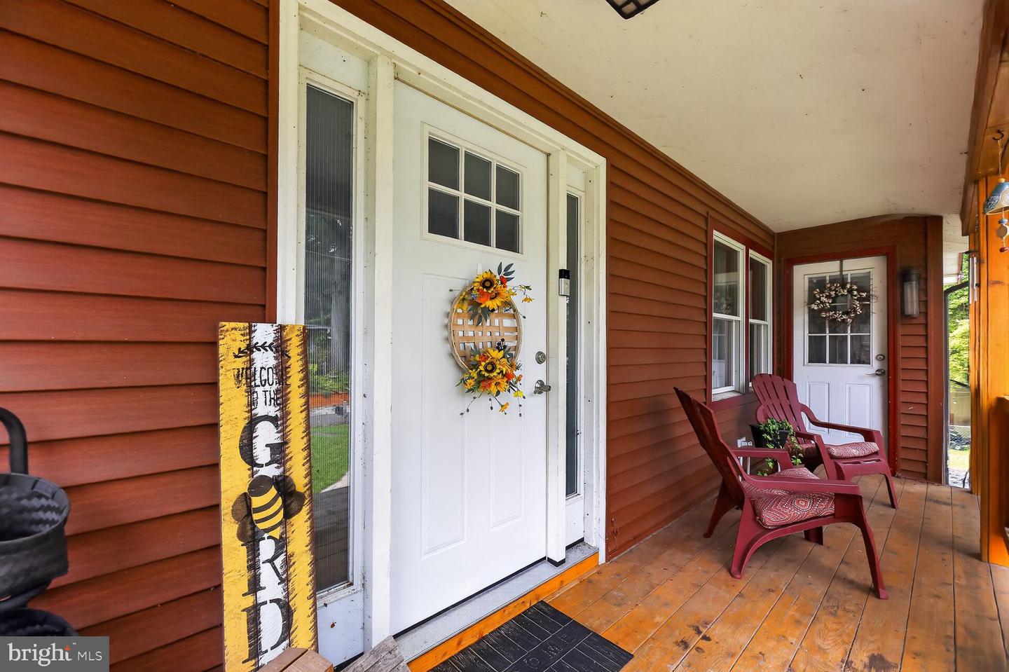 27 Higgins Ave Property Photo 3