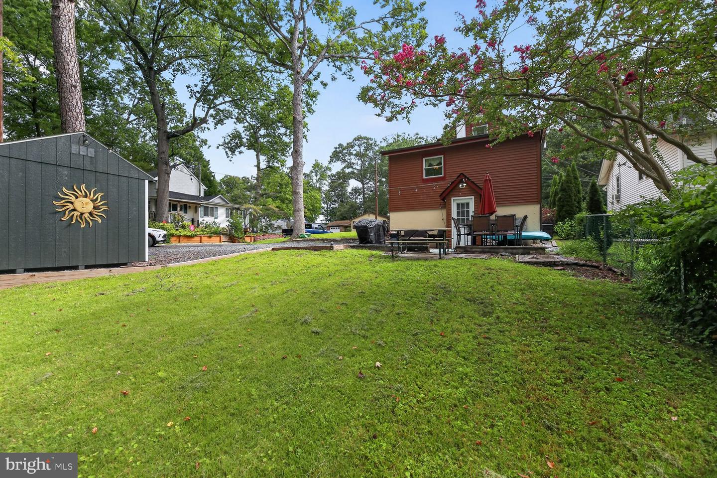 27 Higgins Ave Property Photo 22