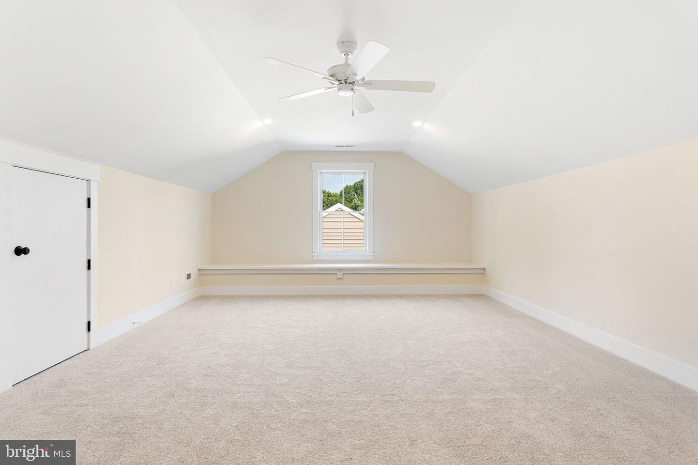 406 Longwood Dr Property Photo 39