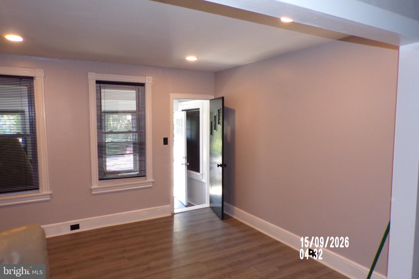 2720 Wayne Ave Property Photo 2