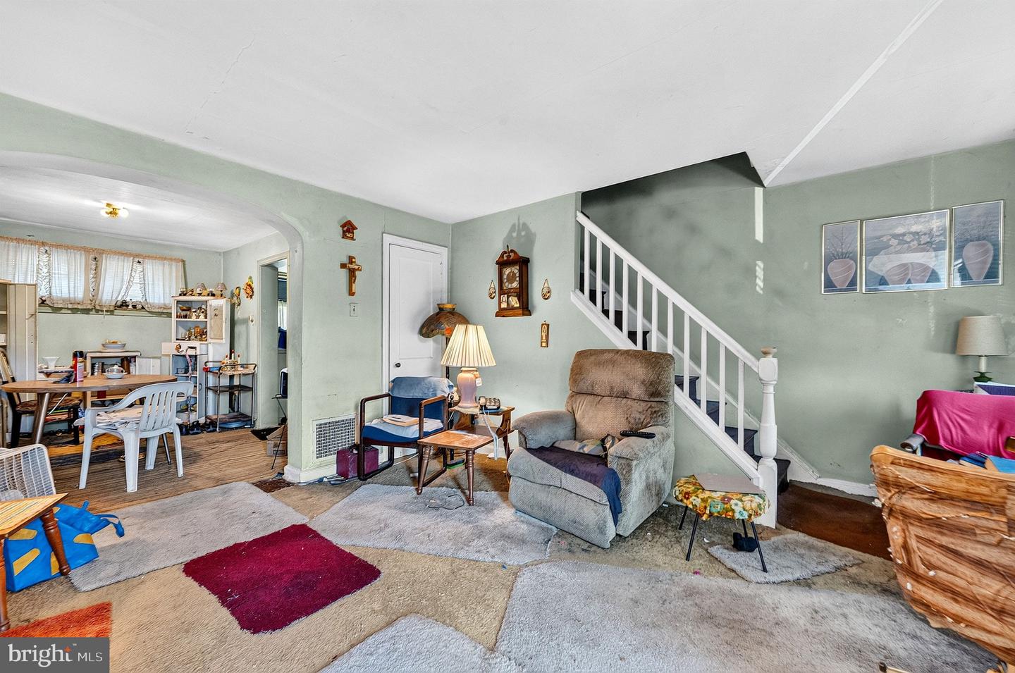 483 Raritan St Property Photo 5