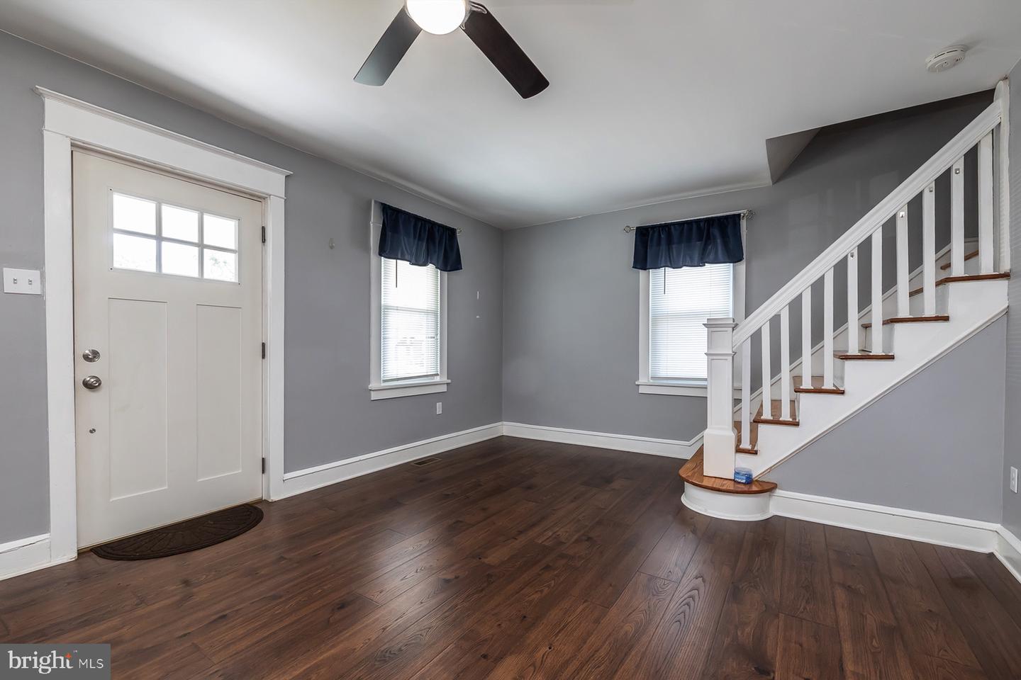 27 Apple Ave Property Photo 6