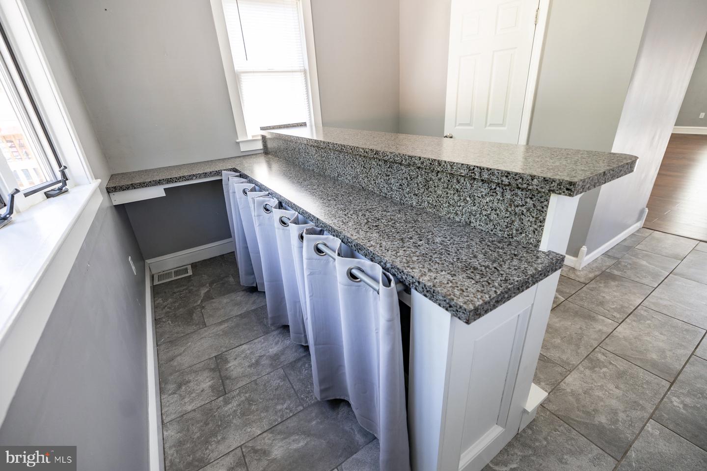 27 Apple Ave Property Photo 16
