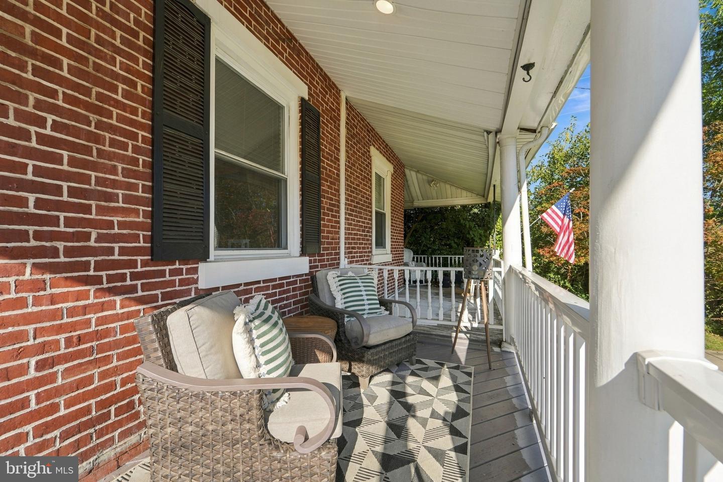 6901 Maple Ave Property Photo 5