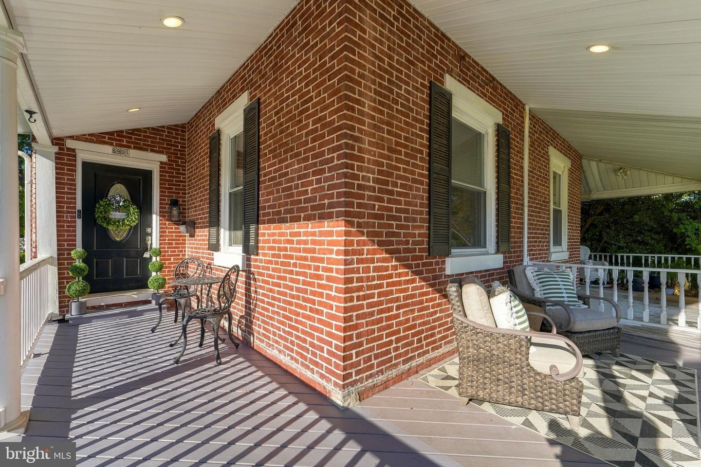 6901 Maple Ave Property Photo 6