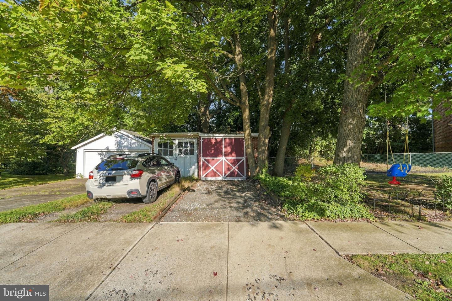 6901 Maple Ave Property Photo 34