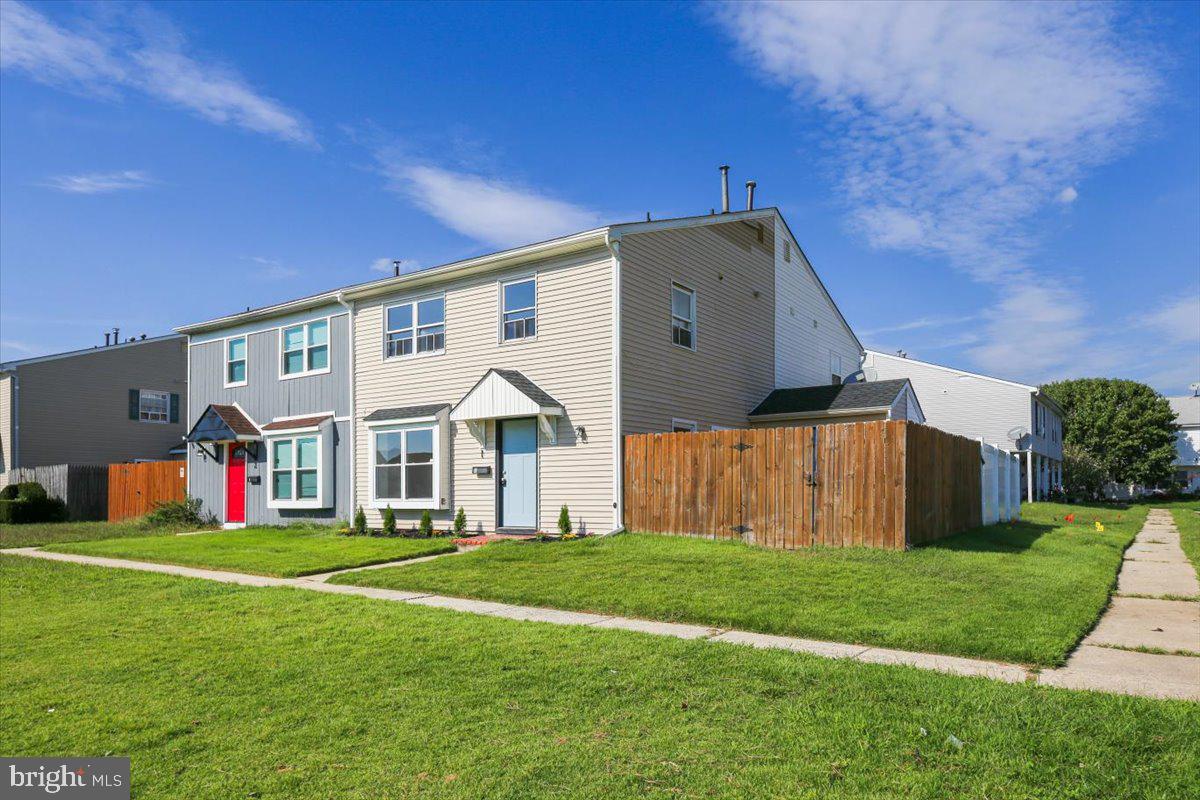 1 Lawrence Ct Property Photo 2