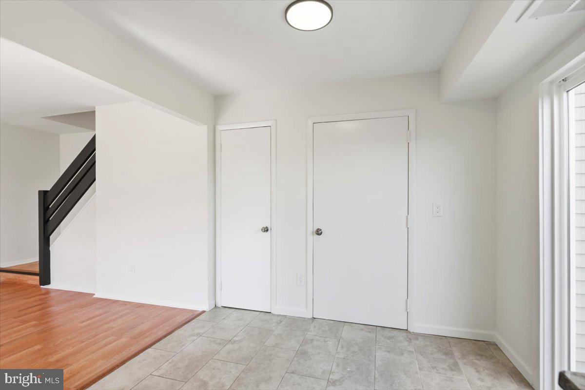 1 Lawrence Ct Property Photo 13