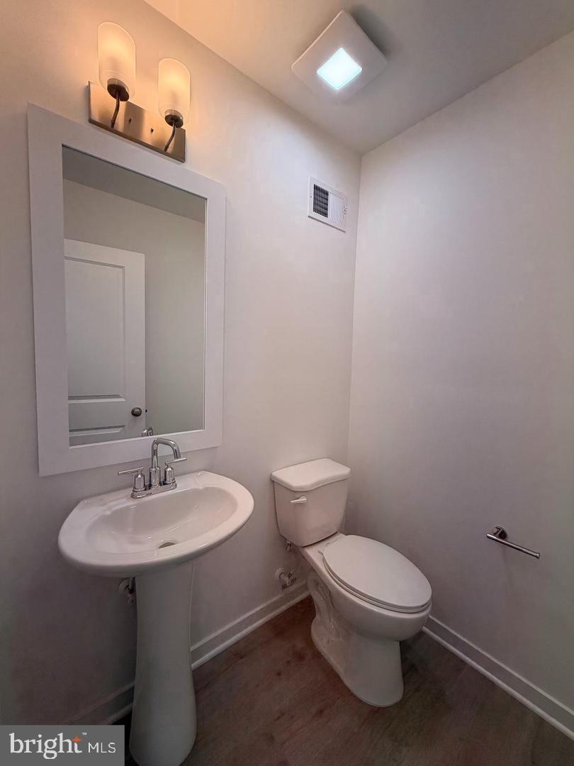 54 Silverbell Ave Property Photo 6